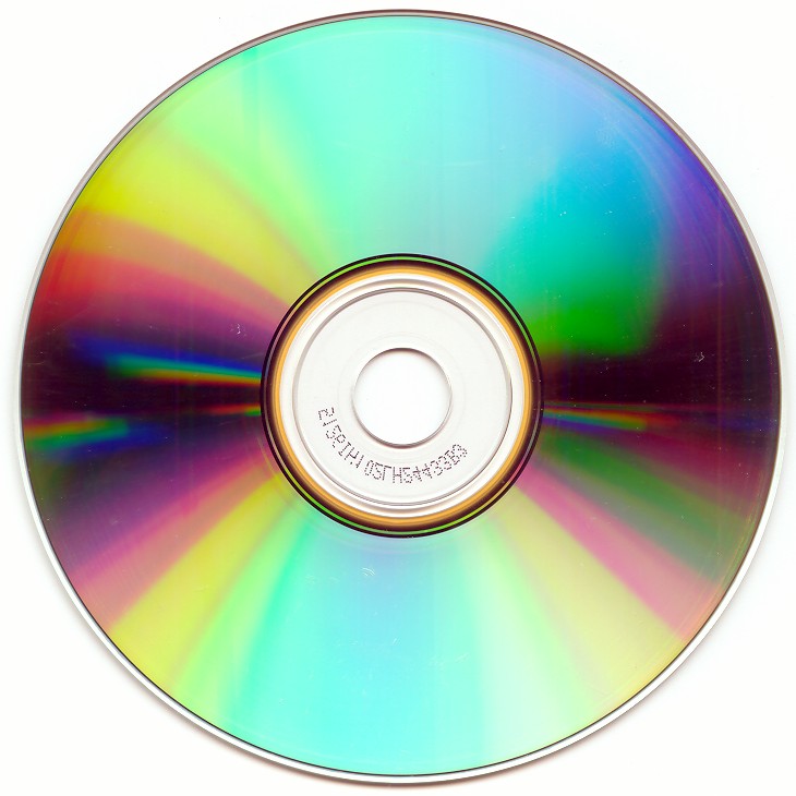 CD-ROM https://commons.wikimedia.org/wiki/Category:Compact_discs?uselang=pl#/media/File:CD_autolev_crop.jpg